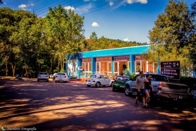 No Balneário Osvaldo Cruz o visitante encontrará a disposição os serviços de hidromassagem, ducha escocesa, chocolaterapia, lamaterapia, massagem, massagem com pedras quentes, argiloterapia, banhos de piscinas (adulto, infantil) com água mineral aquecida.